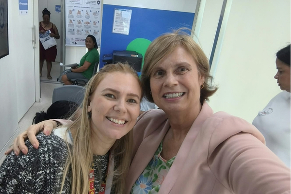 Lívia Albuquerque: Uma experiência que transforma conhecimento em cuidado e cuidado em saúde.